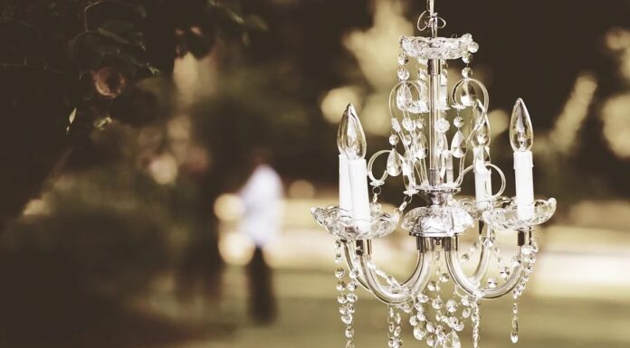 Grote kamers met spectaculaire kroonluchters Kroonluchters